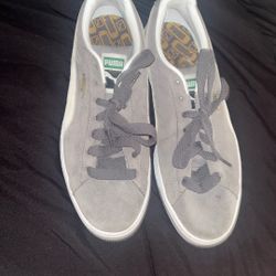 Men Pumas Size 10.5