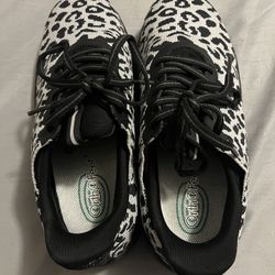 Ortho Feet Black/Grey Cheetah Print. Size 6.5