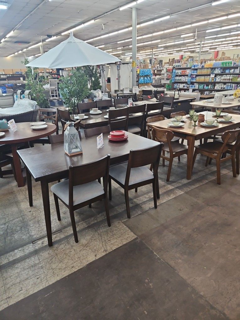 Dining tables and such different sizes round square rectangle. Come on in and ask for Tim Deals to be made if you bring cash..