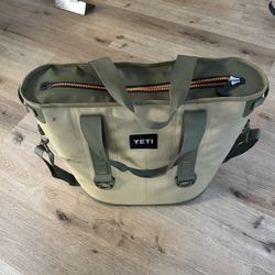 YETI HopperSoft Cooler (Older Model) – Good Condition