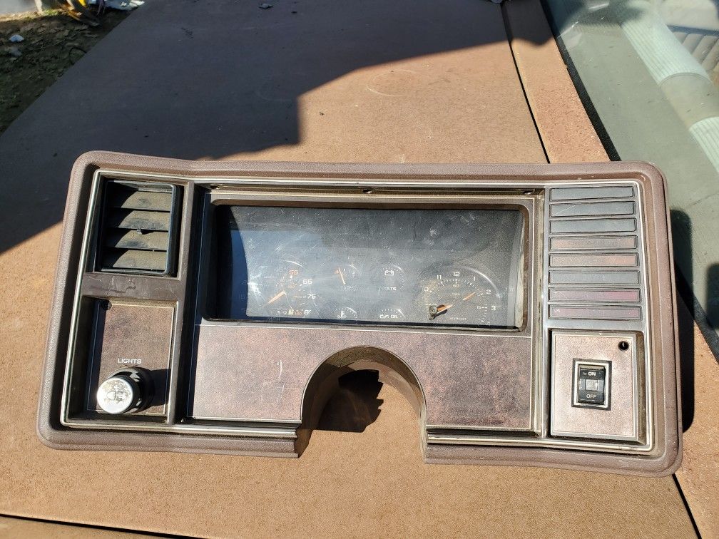 78-88 G Body Dash Gauge Cluster, Parts