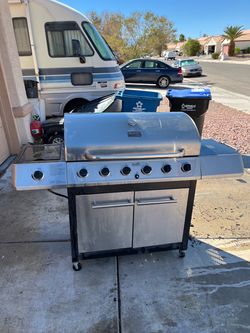 Char-Broil Classic Grill 5 burners plus a sears burner