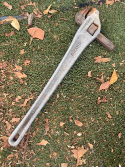 Pipe wrench