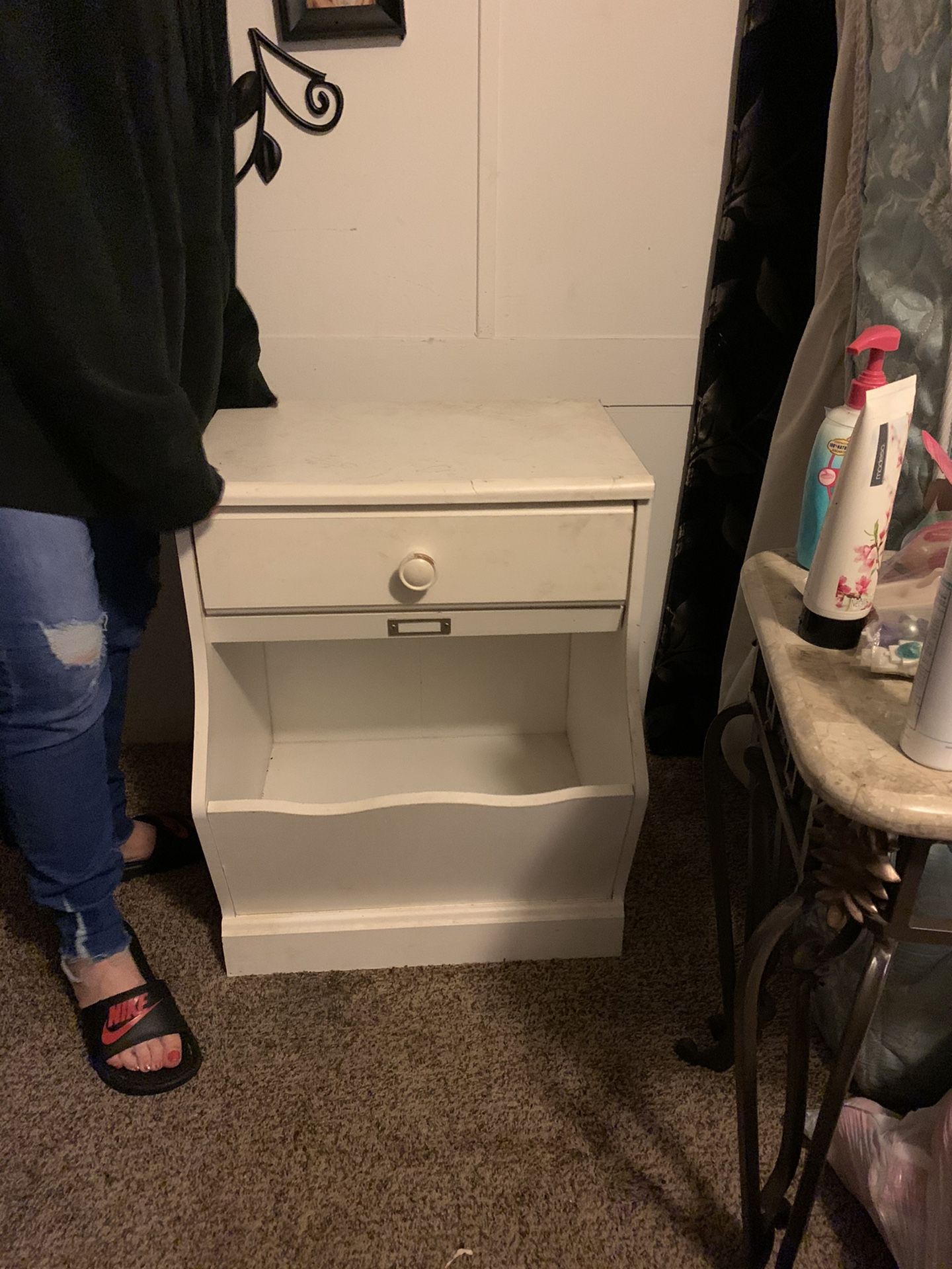 White end table or nightstand