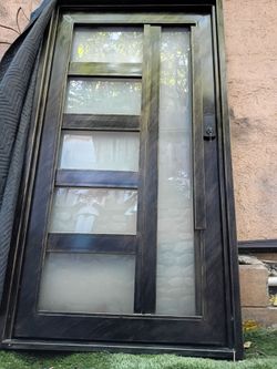 Puerta de metal