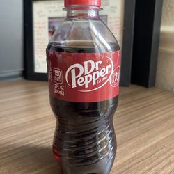 🥤 Dr Pepper 20 fl oz – Sealed & Fresh!