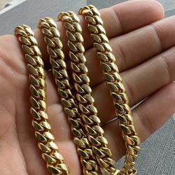 14k Gold chain (26”)