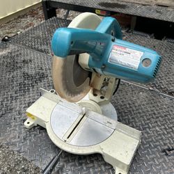 Makita Mitre Saw for Sale in Duvall WA OfferUp