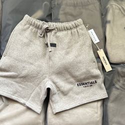 ESSENTIALS SHORTS ( 40$ EACH)