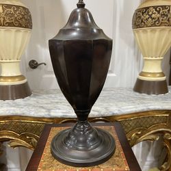 Beautiful 20th. C. Antique Rare Bronze Georgian Urn🌷