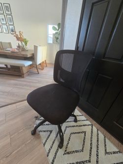 Xlarge black desk chair