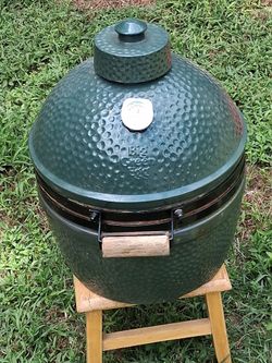 Big Green Egg Ceramic Kamado Grill
