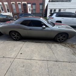 Dodge Challenger 