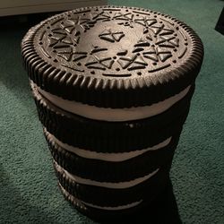 Oreo stool