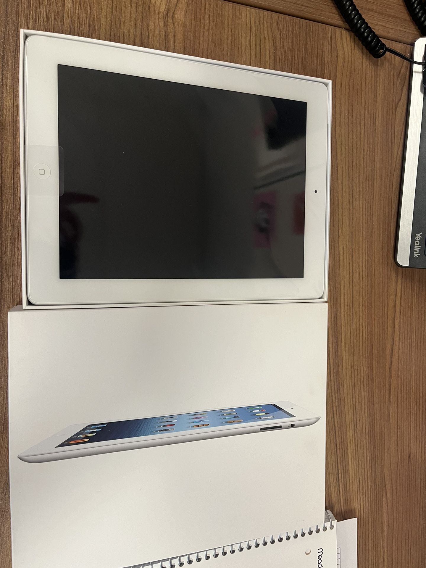 3rd generation iPad Electronics & Media