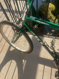 Men’s outpost GT vintage road bikes