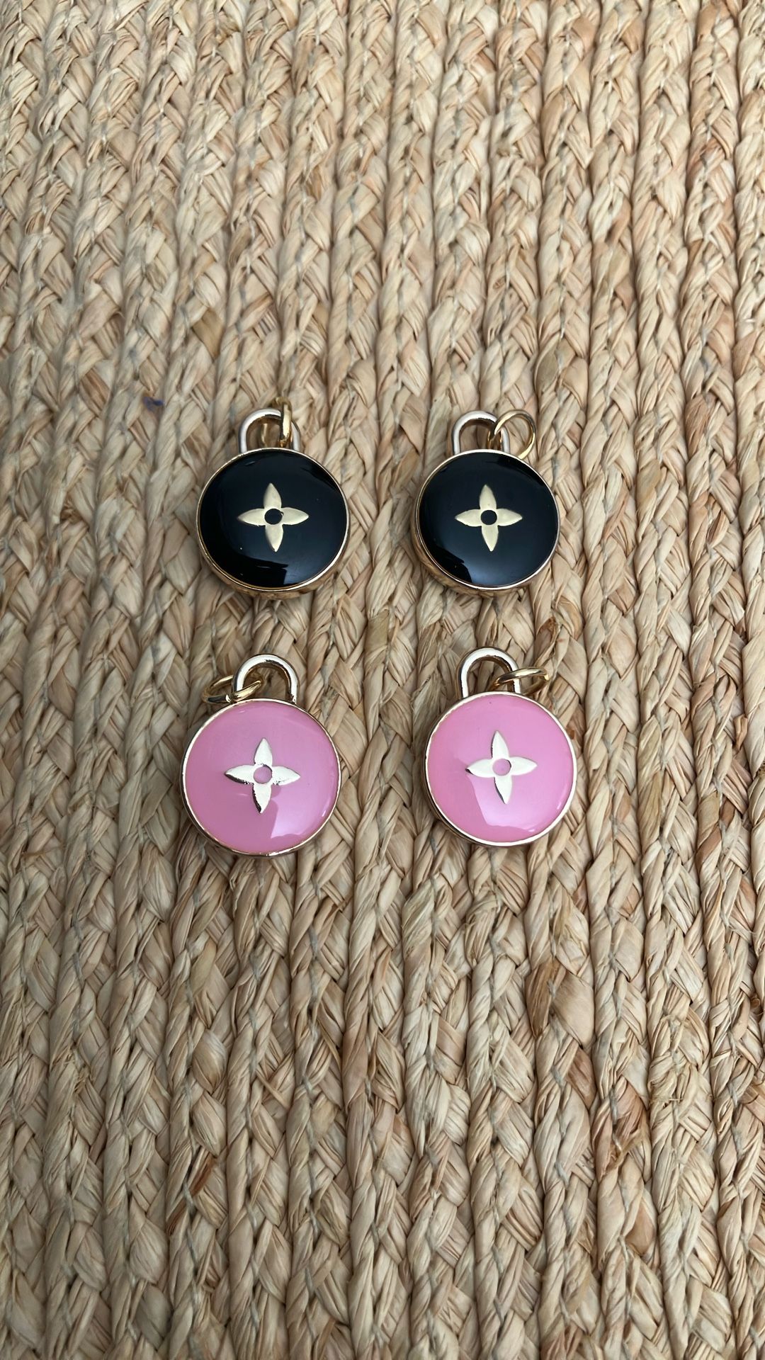 LV CHARMS (4)