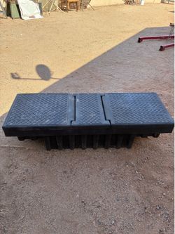Truck tool box