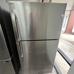 $699 GE 21.9 Cu Ft Garage Ready Top Freezer Refrigerator