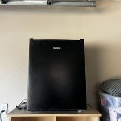 Mini Fridge 