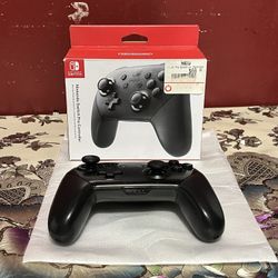 Nintendo Switch Pro Controller
