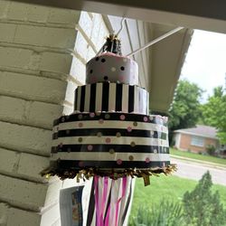Cake Piñata 