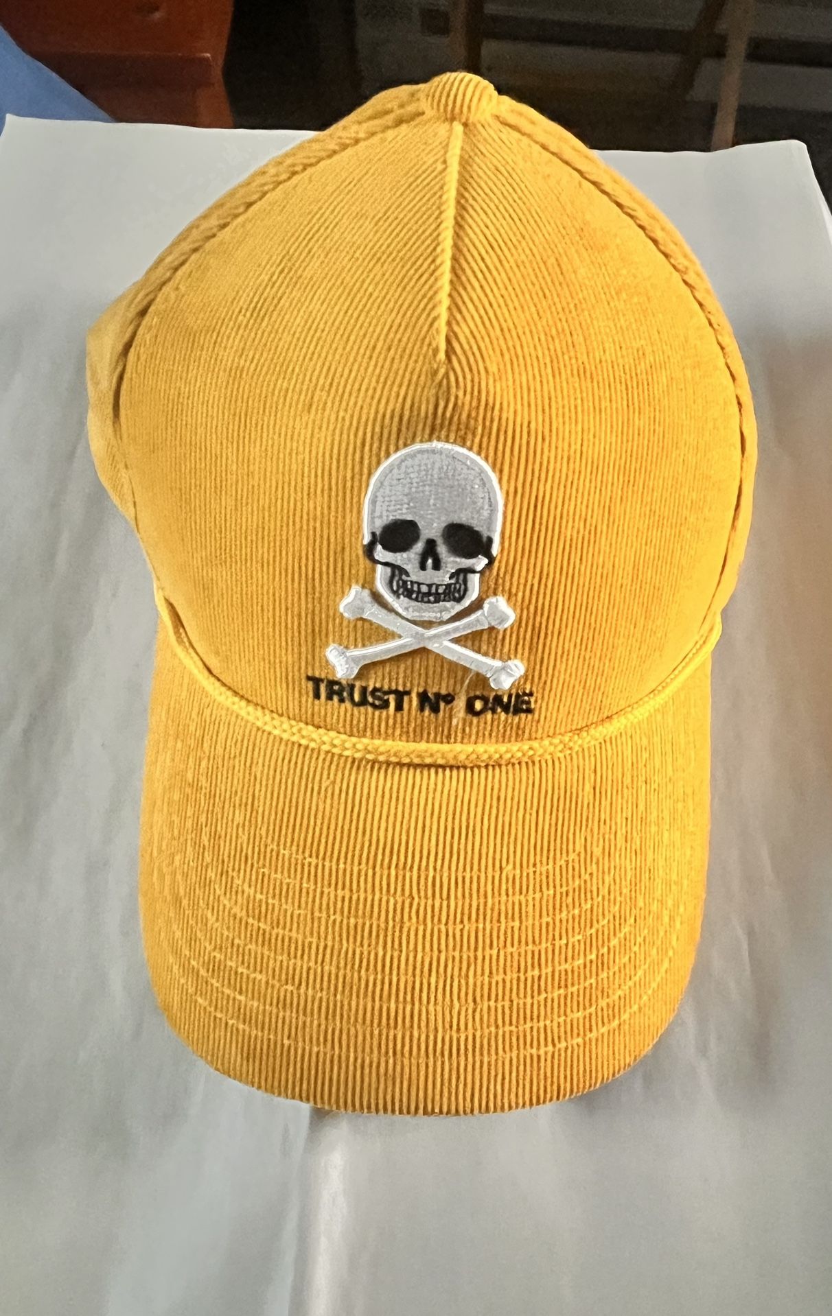 Trust no one Hat