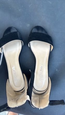 6-7 y girls black sandals only