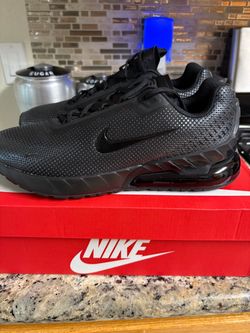 Nike Air Max Low-Top Sneakers Triple Black