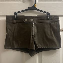 Brand New Zip Front Brown Shorts Sizes M & XL Juniors $6.00 Each 