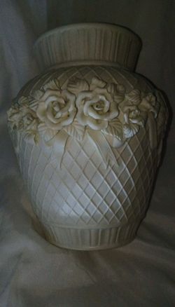 ECRU HIGH RELIEF PORCELAIN VASES(2 QTY)" NEW" 