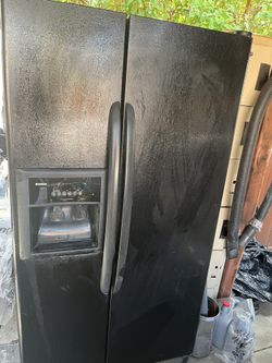 KENMORE SIDE BY SIDE REFRIGERATOR FREEZER