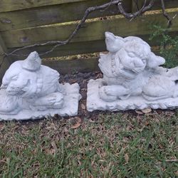Pair Of Heavy Concrete Foo Dog Statues 