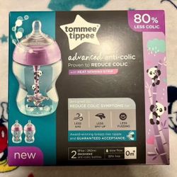 Tommee Tippee Anti-Colic Baby Bottles | Slow Flow Breast-Like Nipple and Unique Anti-Colic Venting System | Purple Pandas (9oz, 2 Count Package)