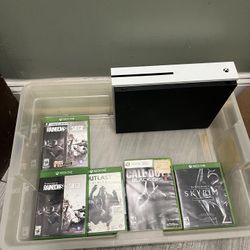 Xbox 1 With Games And Controllers 