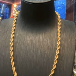  Beautiful 20 Inch Gold Rope Brand New