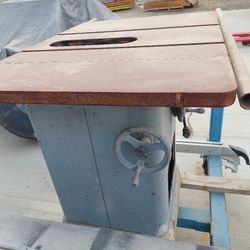 Tools Delta Table Saw  200$