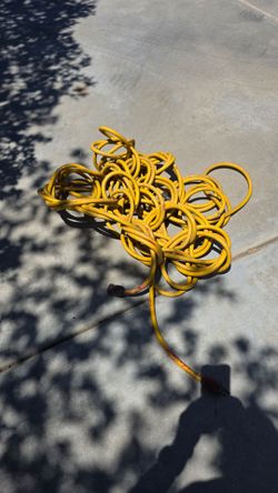 100 Ft. Heavy duty twist lock construction cord