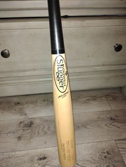 Lousiville Slugger Bat