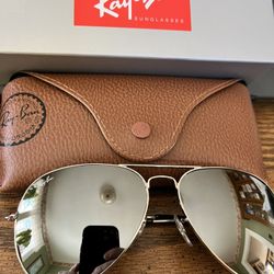 RAY-BAN AVIATORS RB3026 62mm. SILVER FRAME WITH SILVER MIRROR LENSES.