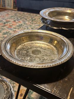 WM A ROGERS vintage silver-plated round serving dish