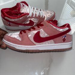 Nike StrangeLove x Dunk SB Low Valentine's Day 
