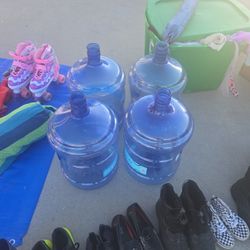4 Bottles 5 Gallons Watter 