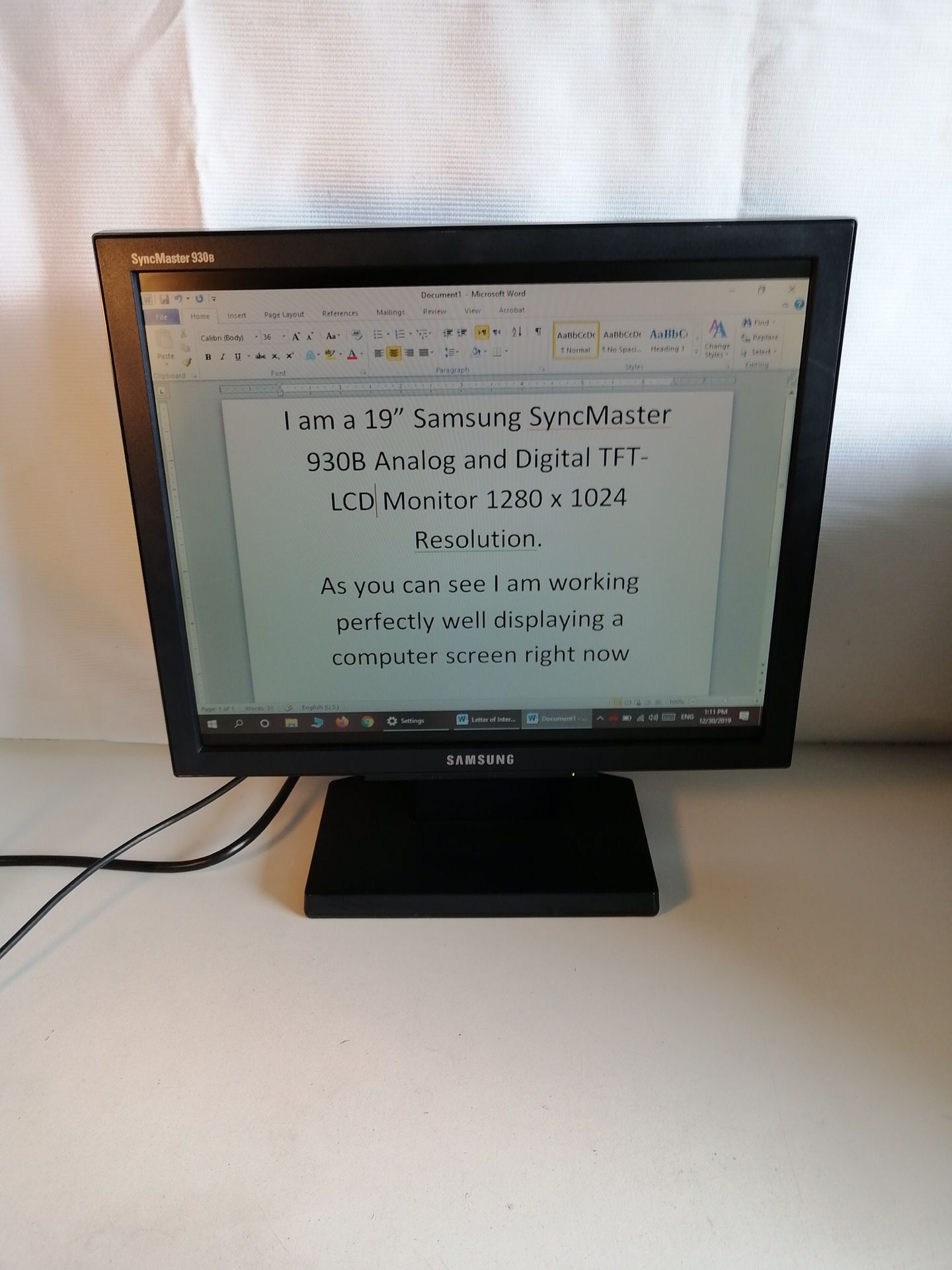 Samsung 19" SyncMaster 930B Analog and Digital TFT-LCD 1280 x 1024 Resolution Monitor