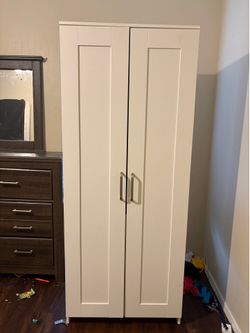 Closet dresser