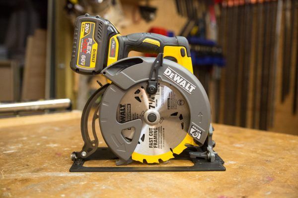 DCS575T2 FLEXVOLT™ 60V MAX* 7-1/4″ Circular Saw