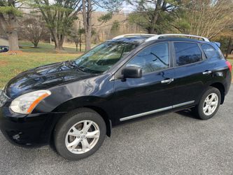 2011 Nissan Rouge SUV, Super Clean Well kept And Maintained vehicle 