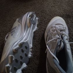 Adidas Size 15 Baseball Cleats