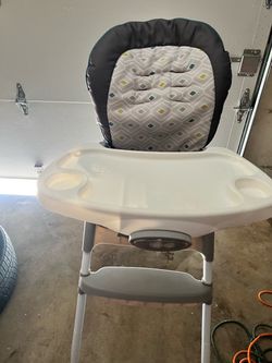 Ingenuity Baby High Chair with Tray