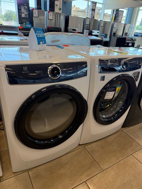 Electrolux Washer And Gas Dryer